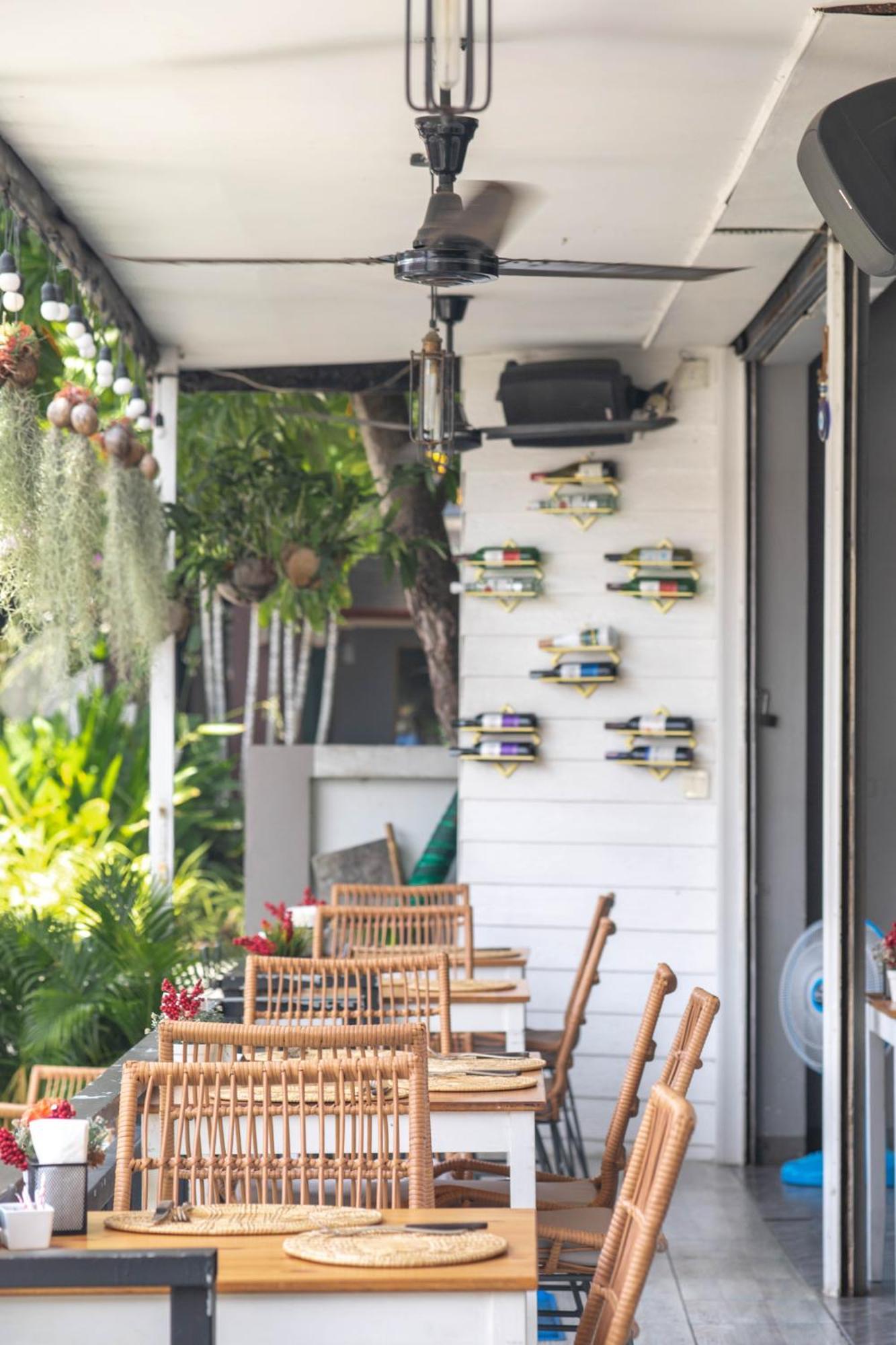 Kata Station Boutique Hotel Exterior photo